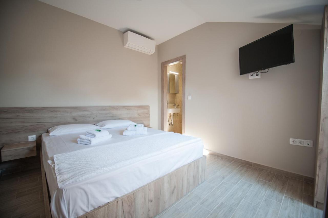 Niki'S Apartments Peraía Екстериор снимка