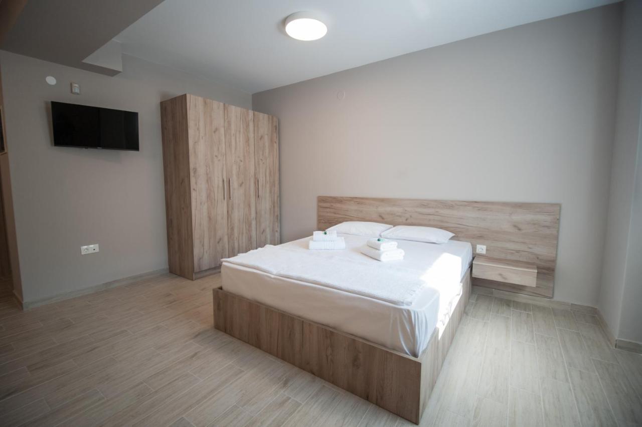 Niki'S Apartments Peraía Екстериор снимка